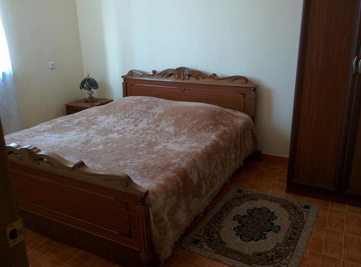 Erazank Hotel Gyumri Room photo